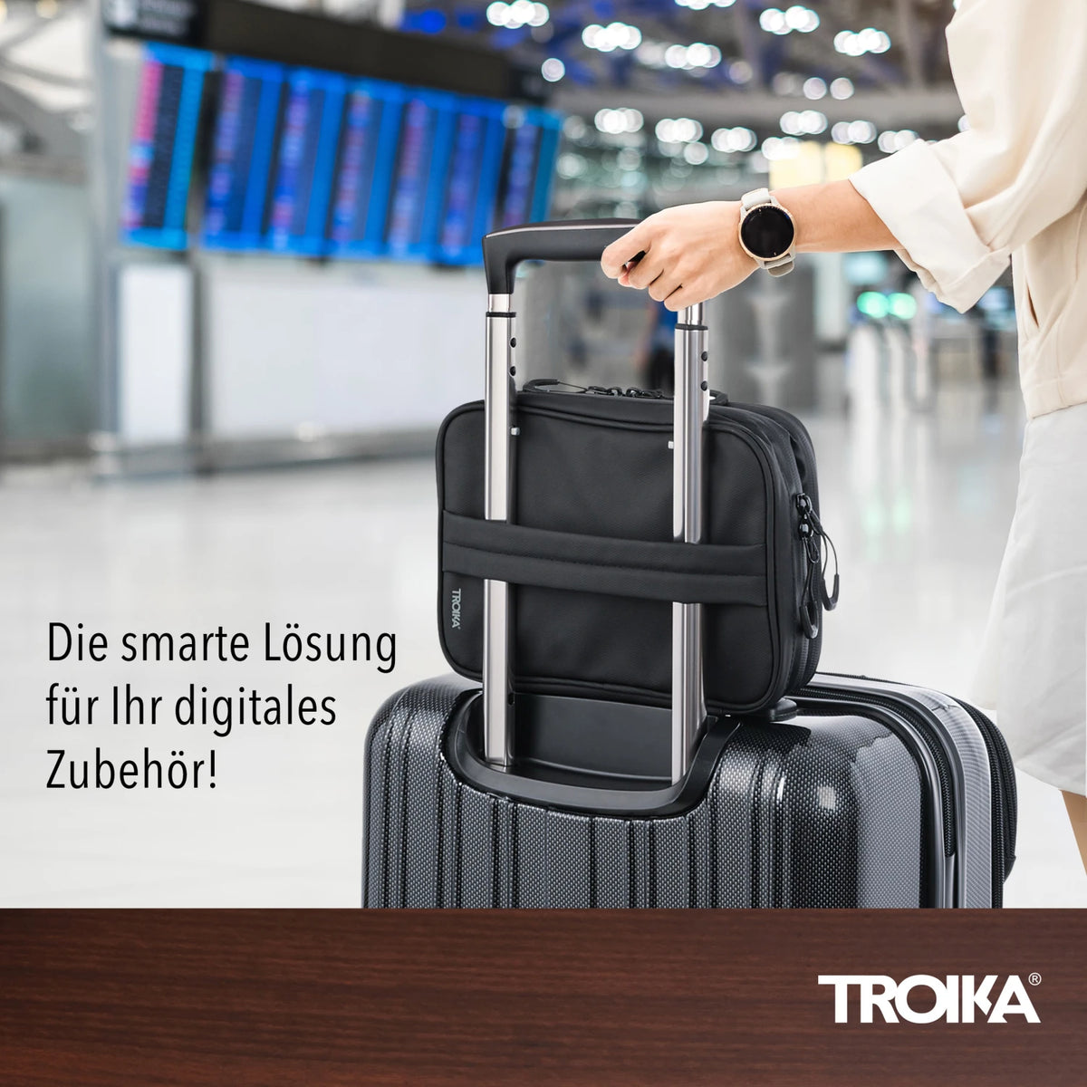 TROIKA BLACK CONNECTED