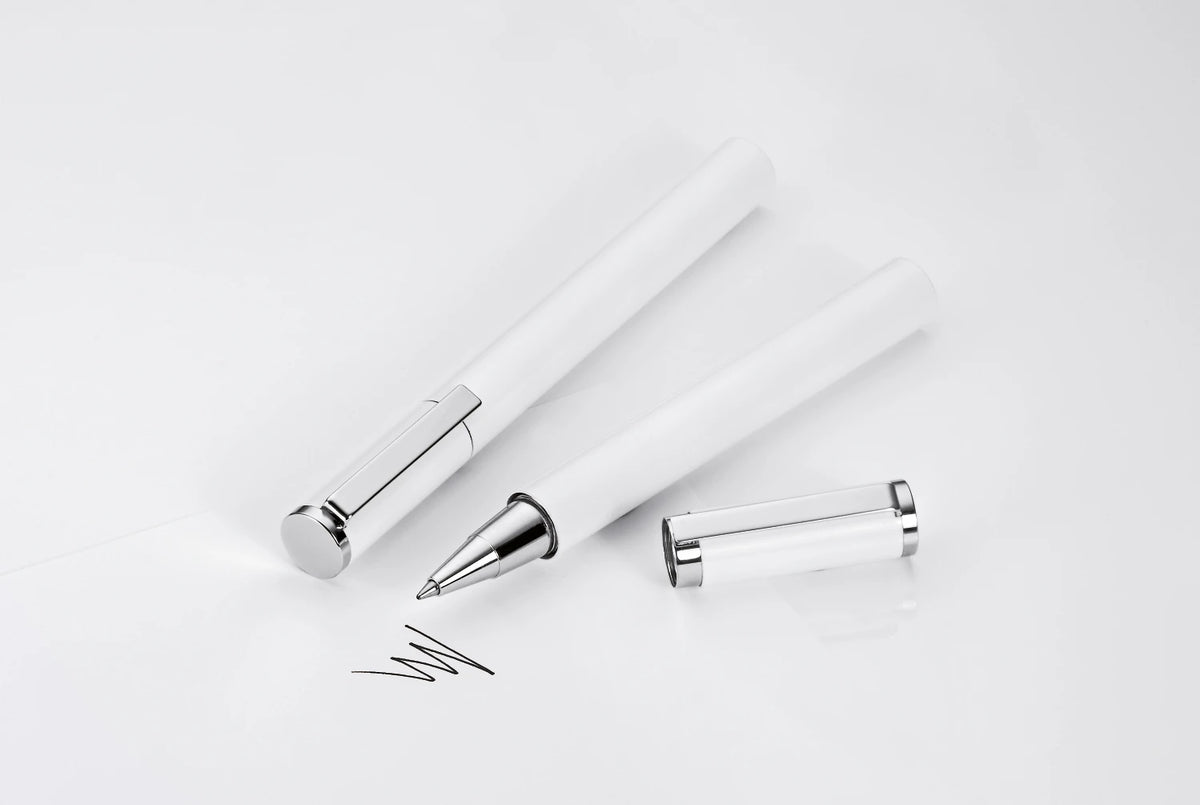 SIMPLY WHITE